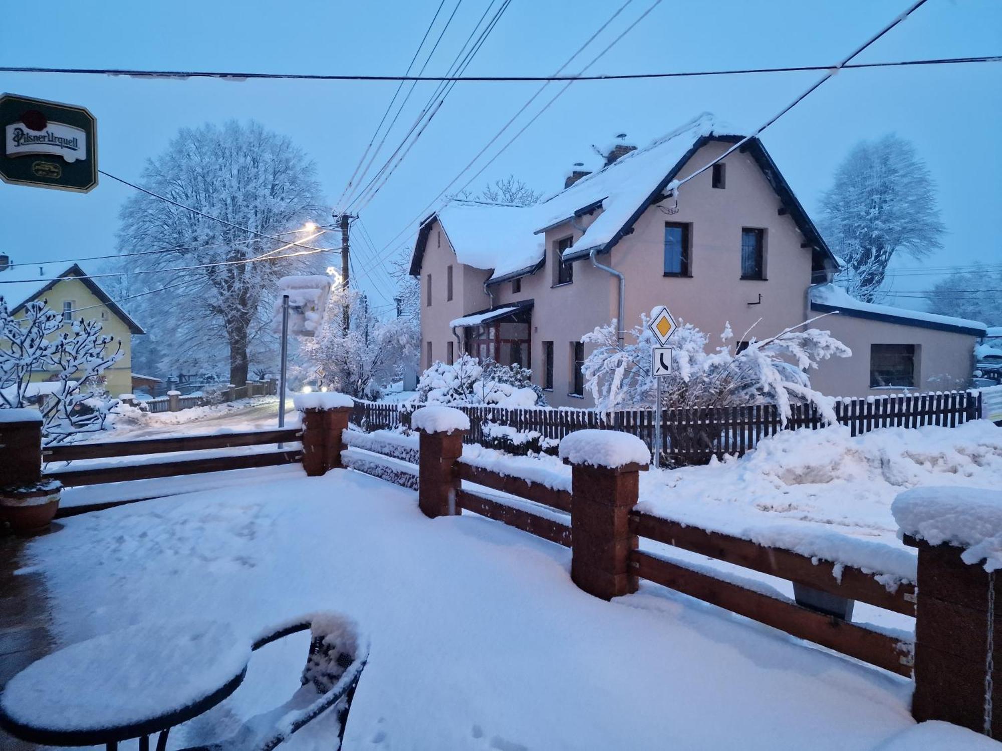 Penzion U Jezevce Hrensko Exterior photo